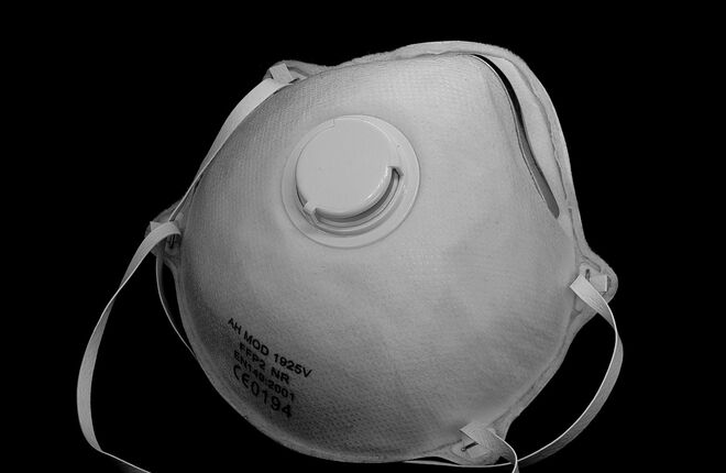 В Австрии вводят обязательное ношение респираторов