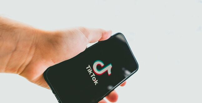 TikTok-блогера из Италии заблокировали за подстрекательство к самоубийству