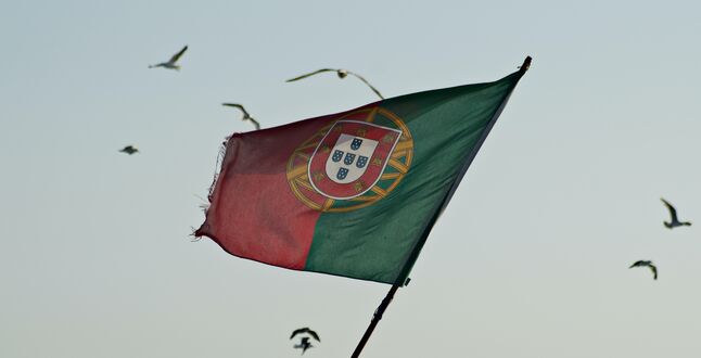 Португалия вводит запрет на выезд граждан из страны