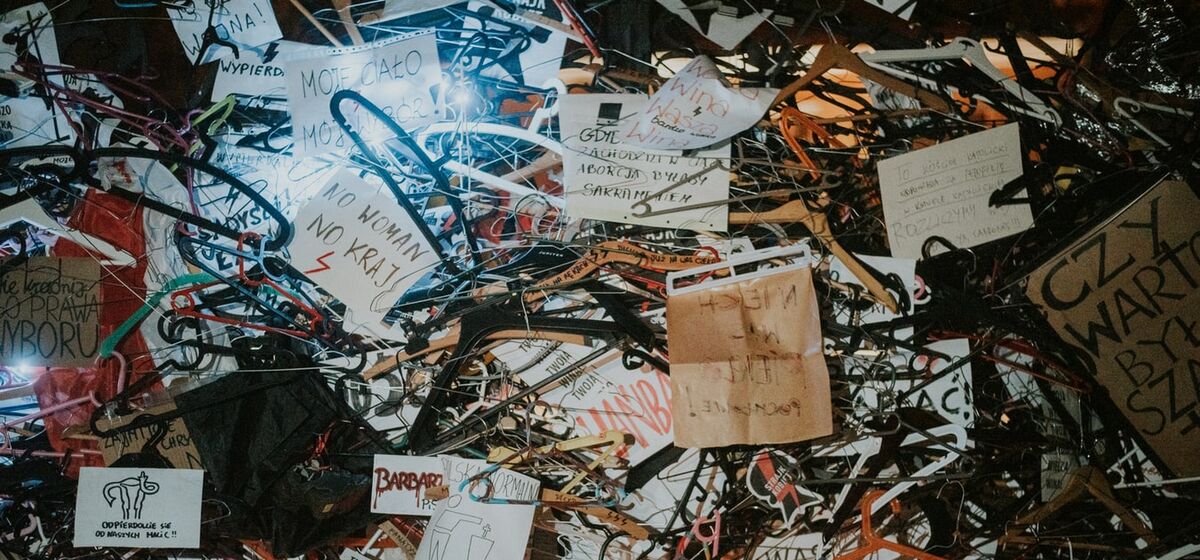 Запрет абортов в Польше: власти предлагают создать «комнаты для слез»