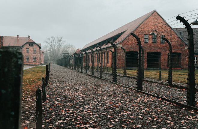 Исследователям Холокоста предъявлено обвинение в клевете