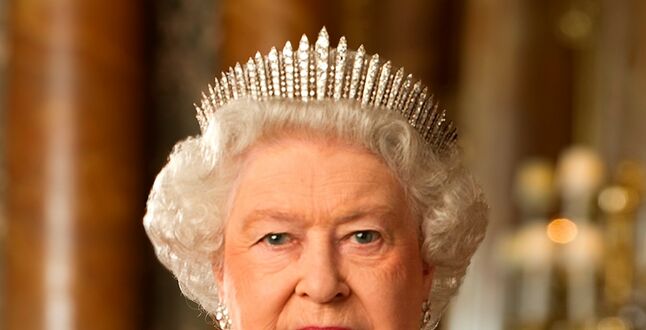 Букингемский дворец отрицает, что королева хотела скрыть свои богатства