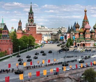 «Балчуг Кемпински Москва» приглашает посмотреть парад на Красной площади