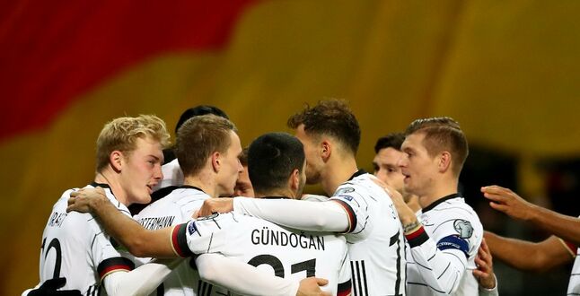 Сборная Германии по футболу впервые за 15 лет сменила тренера