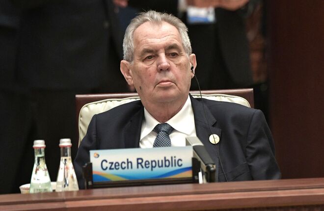 Президент Чехии назвал трансгендерных людей «совершенно отвратительными»
