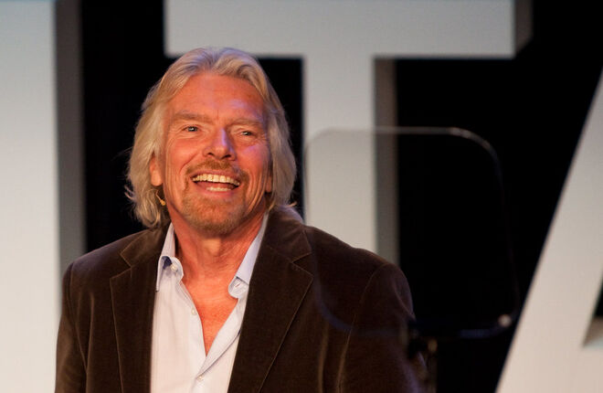 Миллиардер Ричард Брэнсон слетал в космос Миллиардер Ричард Брэнсон слетал в космос