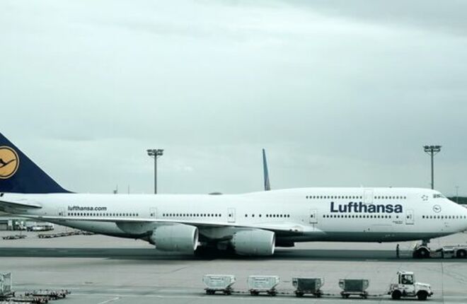 Lufthansa откажется приветствовать пассажиров словами «дамы и господа»