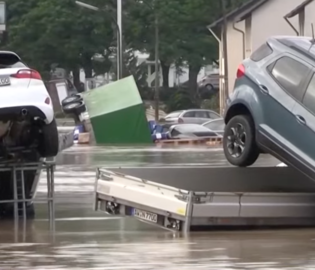 В Германии пострадавшим от наводнений построят дома за счет бюджета