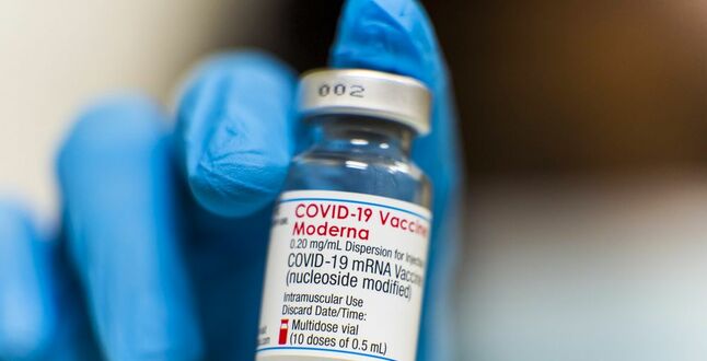 Швеция и Дания остановят вакцинацию молодежи