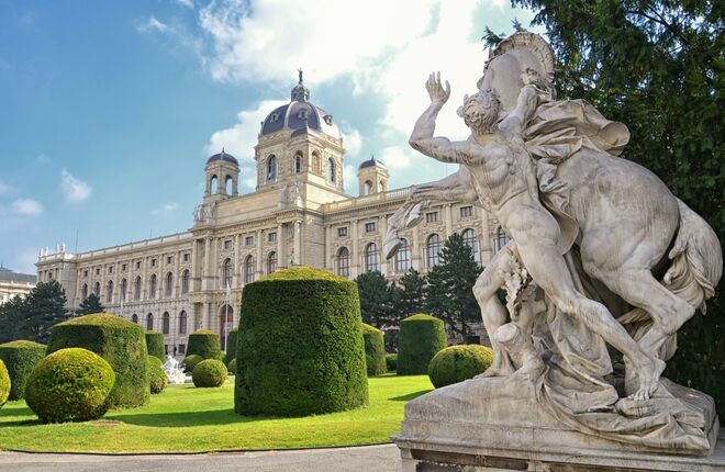 Австрия ограничивает посещение общественных мест для непривитых