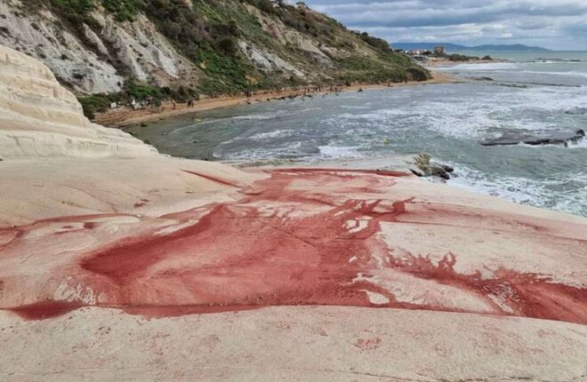 Белоснежную скалу на Сицилии испортили вандалы Белоснежную скалу на Сицилии испортили вандалы