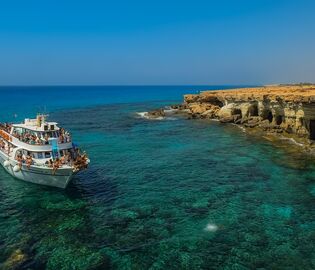 Кипр начинает пускать непривитых туристов из «зеленых» стран