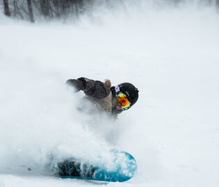 Названы лучшие российские курорты для катания на сноуборде