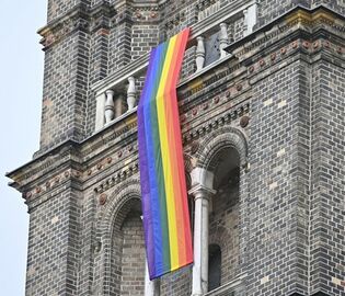 В Германии 125 представителей католической церкви признались в гомосексуальности