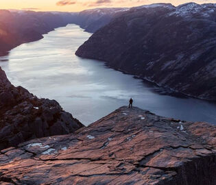 Норвегия открыла границы для всех путешественников