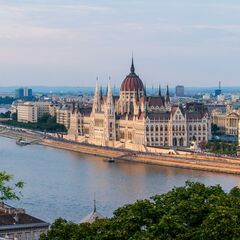 Венгрия ввела чрезвычайное положение