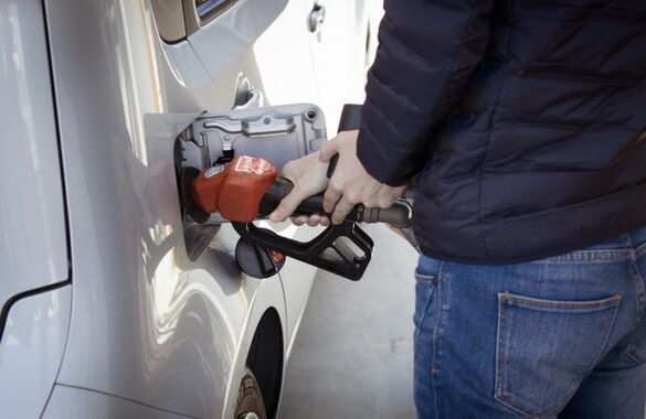 В Венгрии будут заправляться бензином только автомобилям с венгерскими номерами