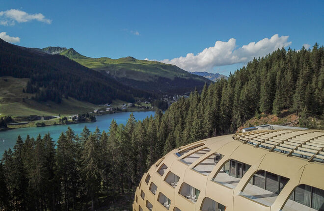 Знаменитый швейцарский отель предлагает три ночи по цене двух