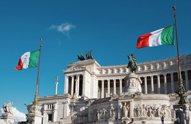 Парламент Италии распущен