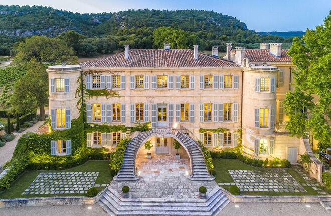 Роскошный отель в Провансе предлагает пожить в замке