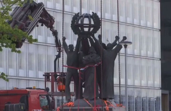 В Хельсинки демонтировали подаренную СССР статую «Мир во всем мире»