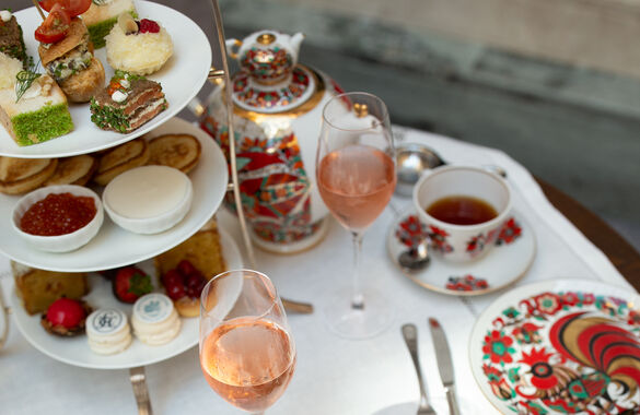 «Гранд Отель Европа» приглашает на  чаепитие с «Крестецкой строчкой»