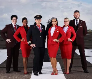 Британская авиакомпания разрешила сотрудникам носить любую униформу вне зависимости от пола