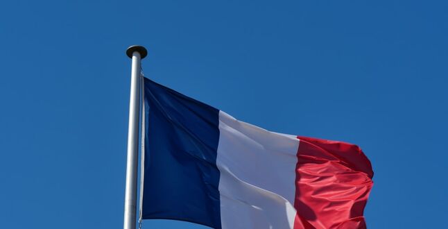 Францию охватила волна забастовок