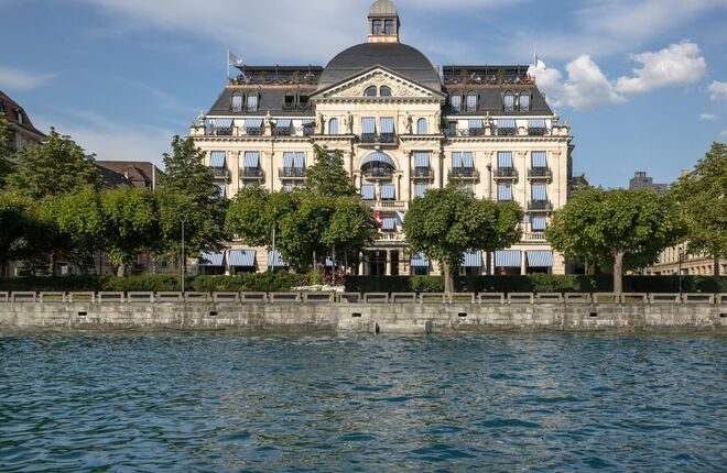 Гостям отеля  гостей отеля La Réserve Eden au Lac Zurich предлагают погрузиться в ледяное Цюрихское озеро