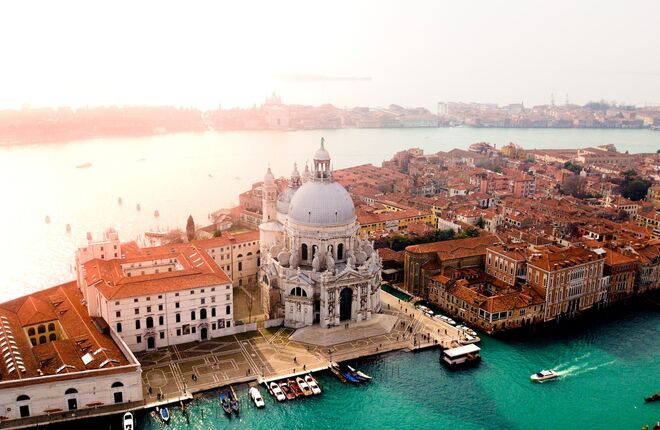 Венеция откладывает введение налога для туристов