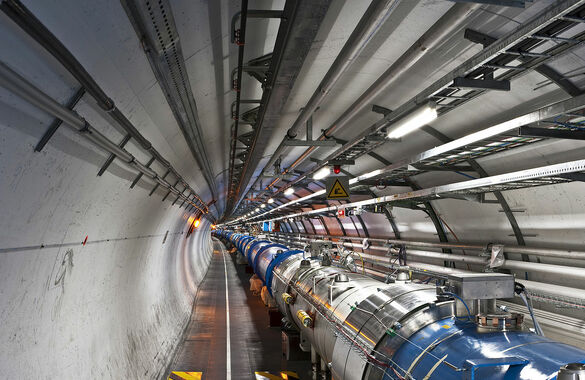 Европейская организация по ядерным исследованиям остановила Большой адронный коллайдер раньше срока
