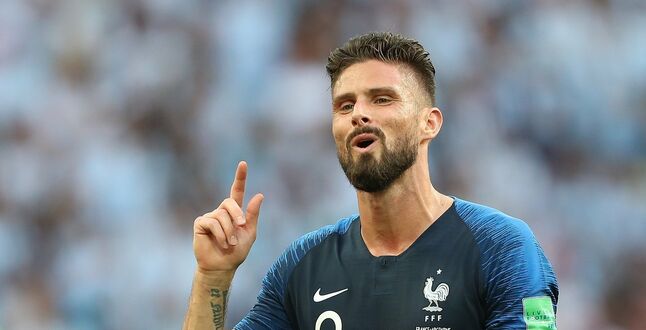 Оливье Жиру стал лучшим бомбардиром в истории Франции