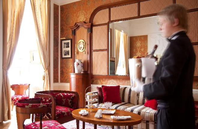 «Гранд Отель Европа» в Санкт-Петербурге возрождает службу дворецких 
