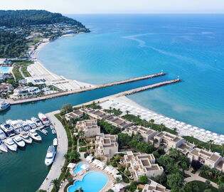 Греческий Sani Resort предоставляет скидки на проживание в отелях курорта