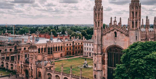 Студенты Кембриджа проголосовали за полностью веганское меню