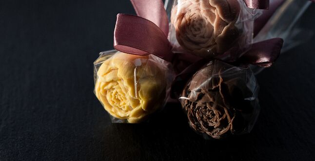 Гостьи итальянского ресторана в Москве получат в подарок шоколадный цветок