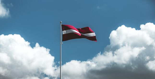 Латвия запретила въезд для 35 россиян, включая Надежду Бабкину и певца Shaman