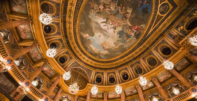 Отель в Версале предлагает экскурсию по Королевской опере