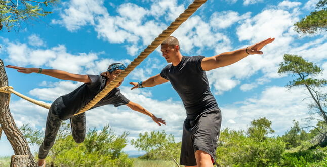 Греческий курорт приглашает в  экспедицию «Академии выживания Беара Гриллса»