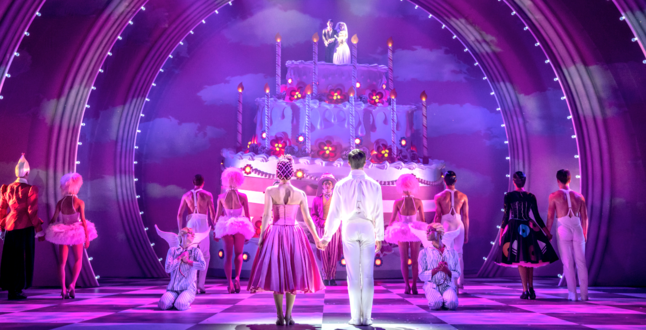 Спектакль Щелкунчик!» Мэтью Борна теперь можно смотреть в онлайн-формате