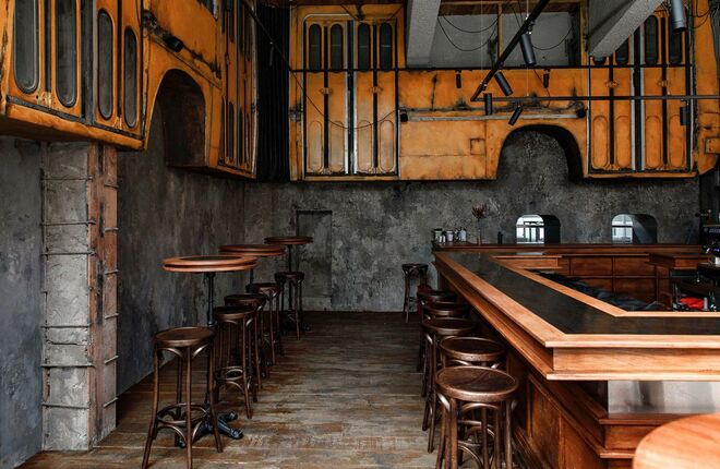 В Москве открылась венгерская рюмочная В Москве открылась венгерская рюмочная