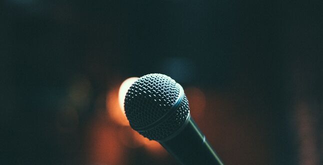 Поющие зрители сорвали мюзикл «Телохранитель» в Манчестере