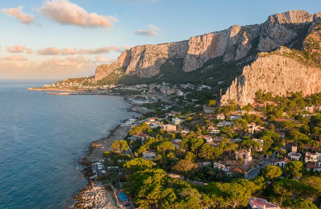 У берегов Италии выловили две тонны кокаина У берегов Италии выловили две тонны кокаина