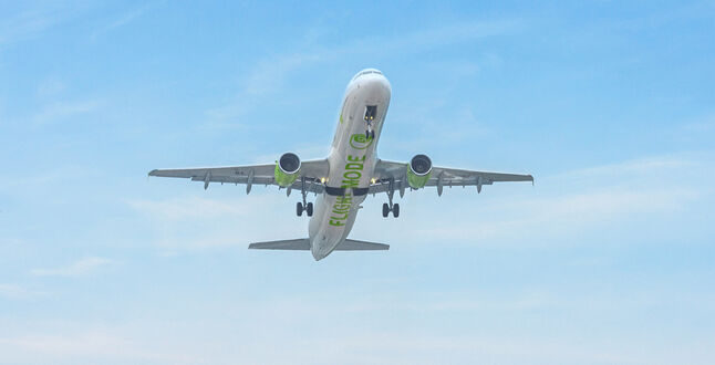 У S7 Airlines появился белый лайнер с надписью Flight mode | Фото