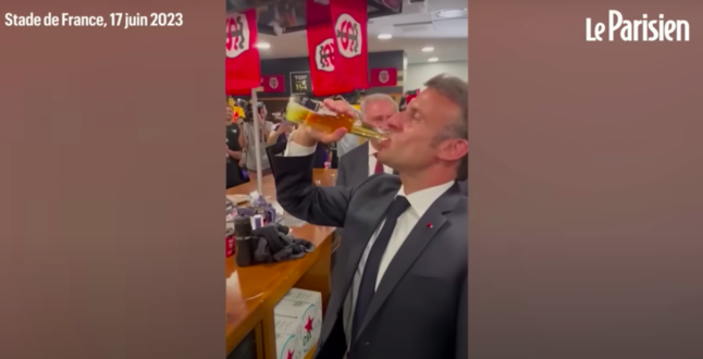 Макрон залпом выпил бутылку пива в раздевалке после чемпионата Франции по регби