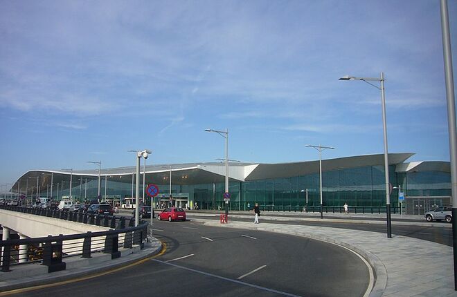 Охранники аэропорта Барселоны объявили бессрочную забастовку