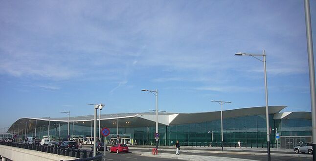 Охранники аэропорта Барселоны объявили бессрочную забастовку