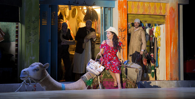 Зальцбургскую постановку «Итальянки в Алжире» покажут в кинотеатрах России