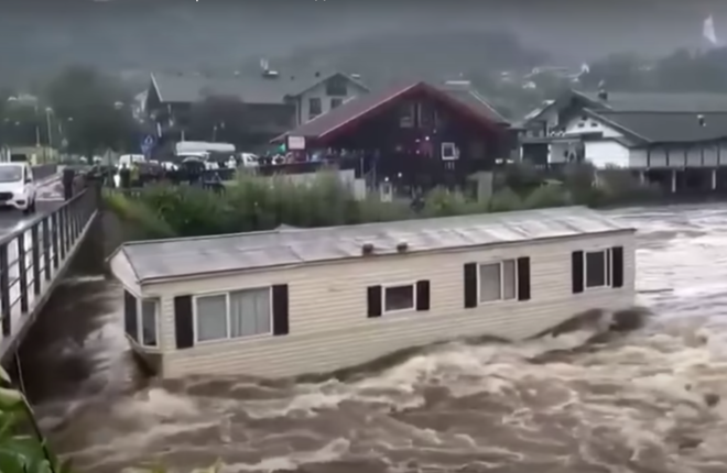 В Норвегии из-за шторма обрушилась плотина