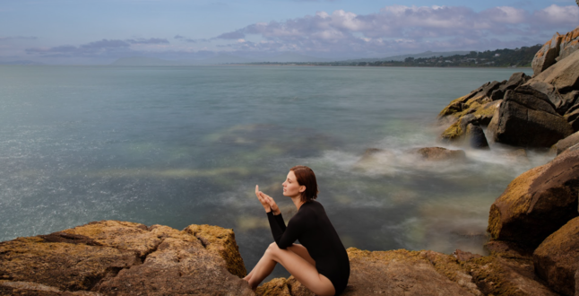 В Ирландии путешественникам предлагают поплавать с тренером в открытом море